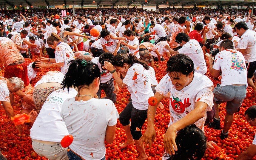 tomato-fight-travolic-6 most Unusual Traditions Around the World